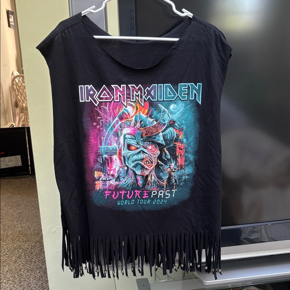 Upcycled Iron Maiden Future Past World Tour T Shirt XL NWOT - Picture 1 of 6
